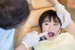 子どもの歯科検診の様子