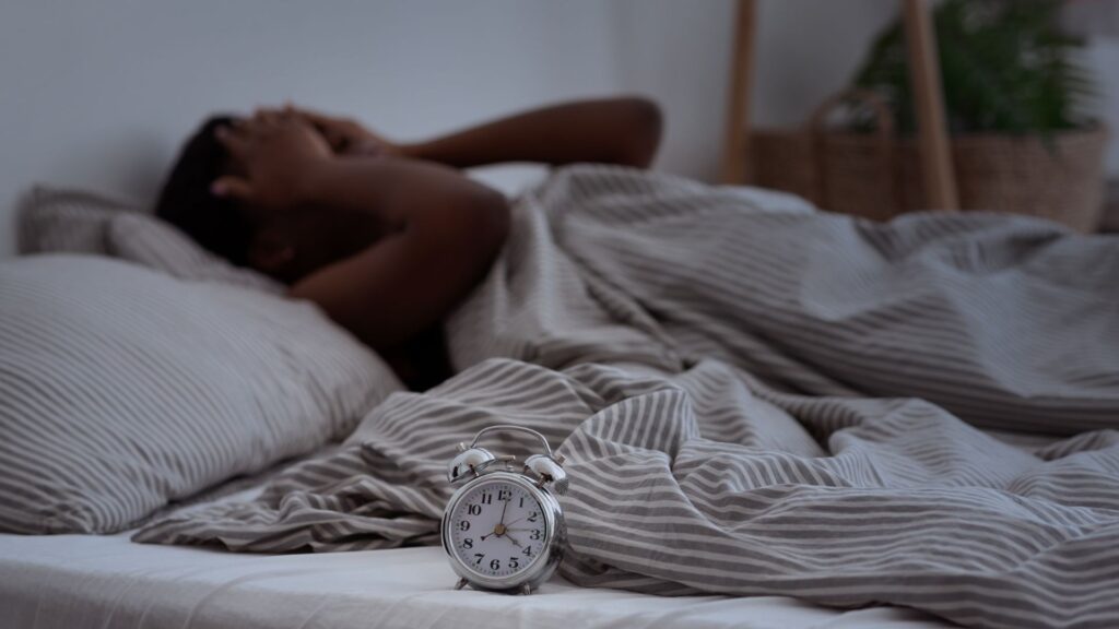 睡眠時無呼吸症候群で睡眠の質が低下してつらそうな人