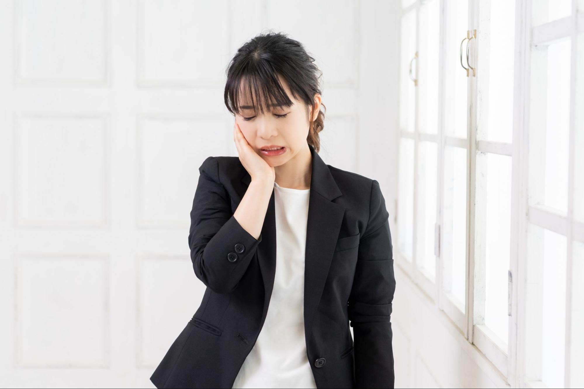 歯が浮いた感じ 噛むと痛い